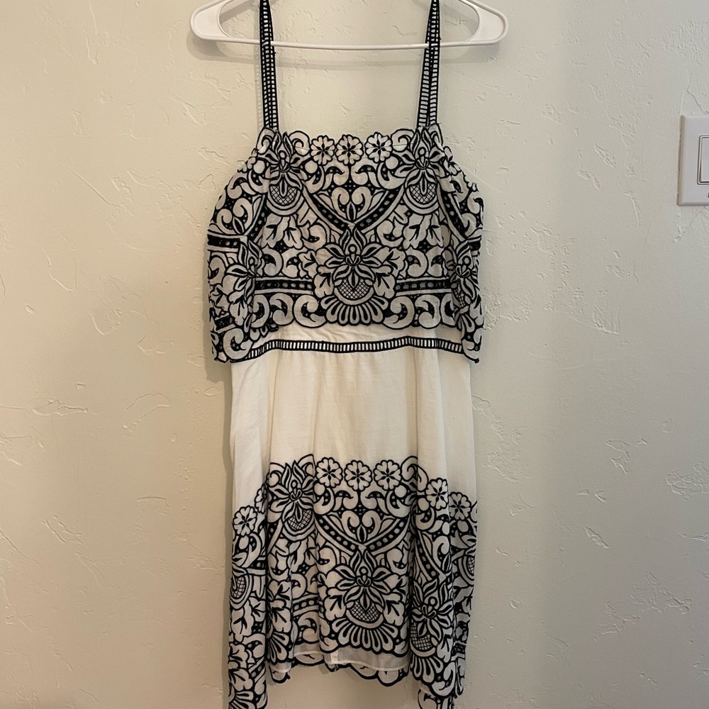 Black and white eyelet dress - Chelsea and violet - size medium